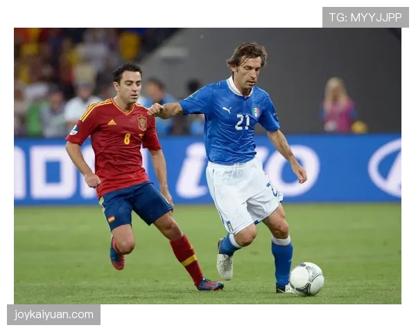 哈维与皮尔洛在体系驱动下组织重心分化：前者更前置推进，后者偏后场调度