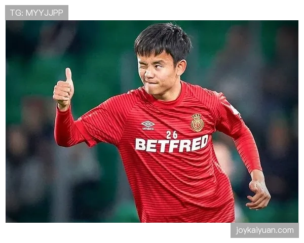 久保建英在比利亚雷亚尔的战术角色演变：从边路爆点到进攻枢纽