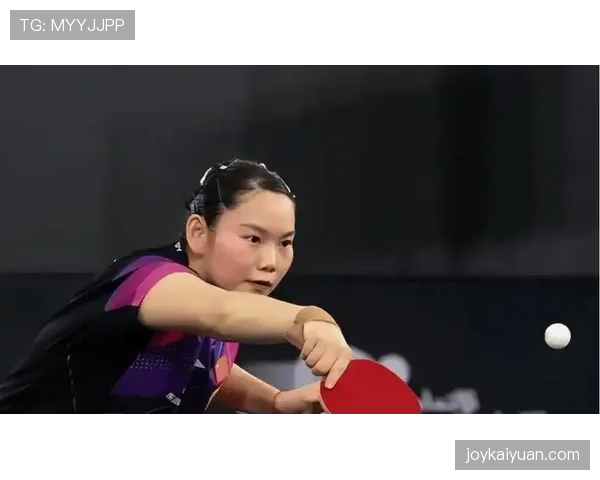 何卓佳比赛里像拼命三郎，下场拎着大牌购物袋从容走人，普通人心态炸了